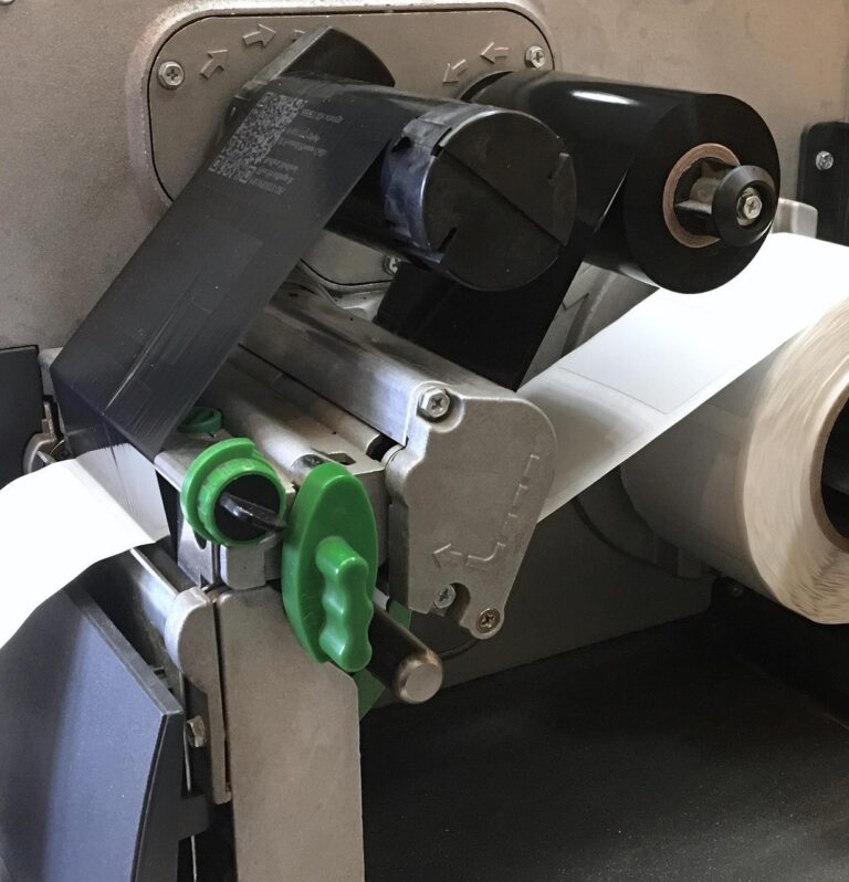 Home Labelprinter met diepvriesetiketten voor HACCP-compliance in professionele keuken